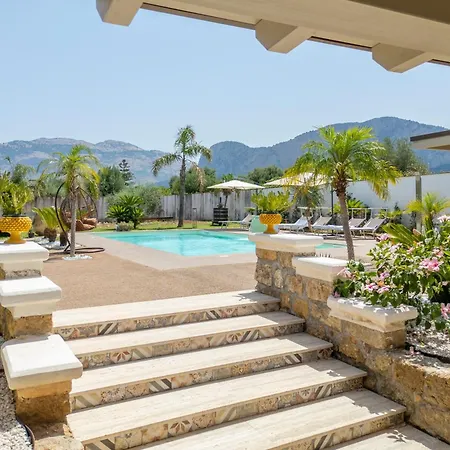 14th Oasis With Private Pool Near Palermo 펜션 카리니